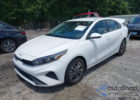 2024 Kia Forte Lxs z USA, uszkodzony, nr VIN 3KPF24AD0RE781877